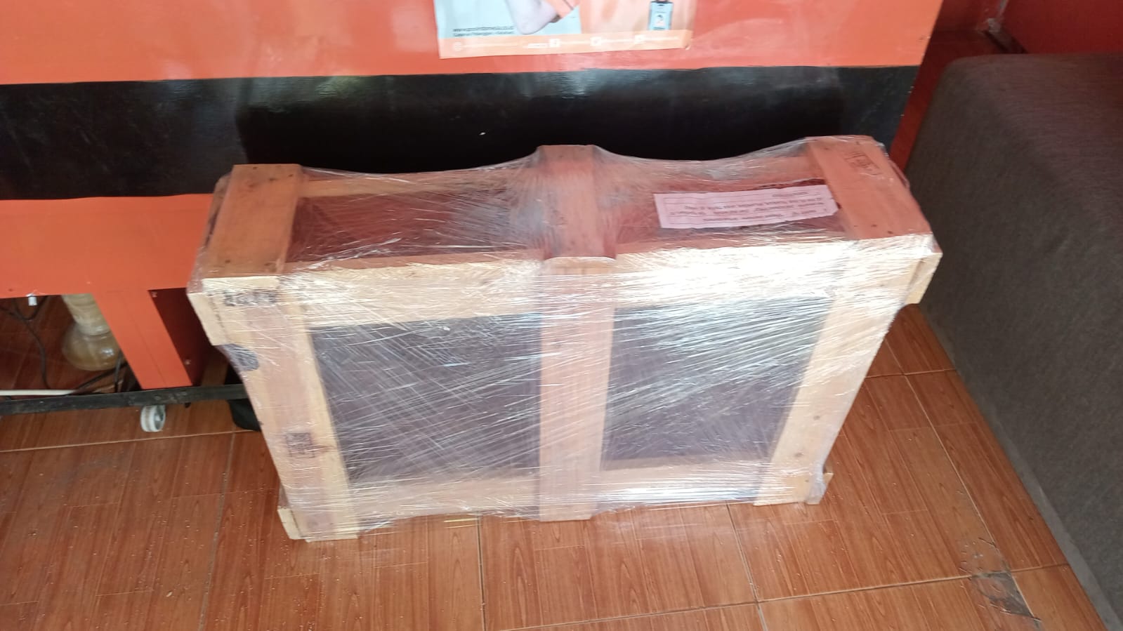 Wooden crate custom untuk furnitur & elektronik